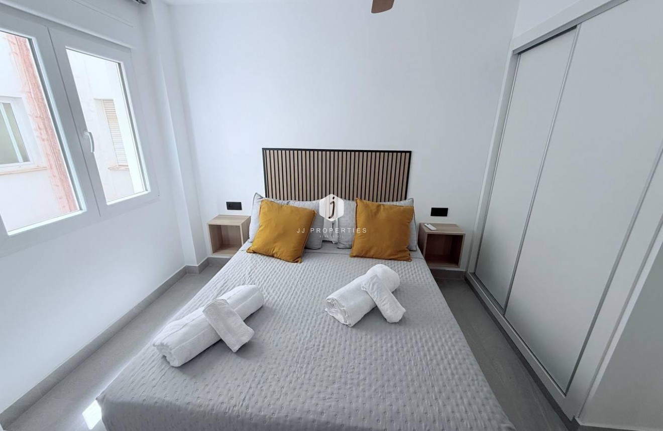 Segunda mano - Apartamento / piso -
Torrevieja - La Mata