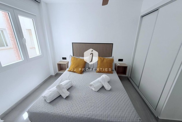 Segunda mano - Apartamento / piso -
Torrevieja - La Mata