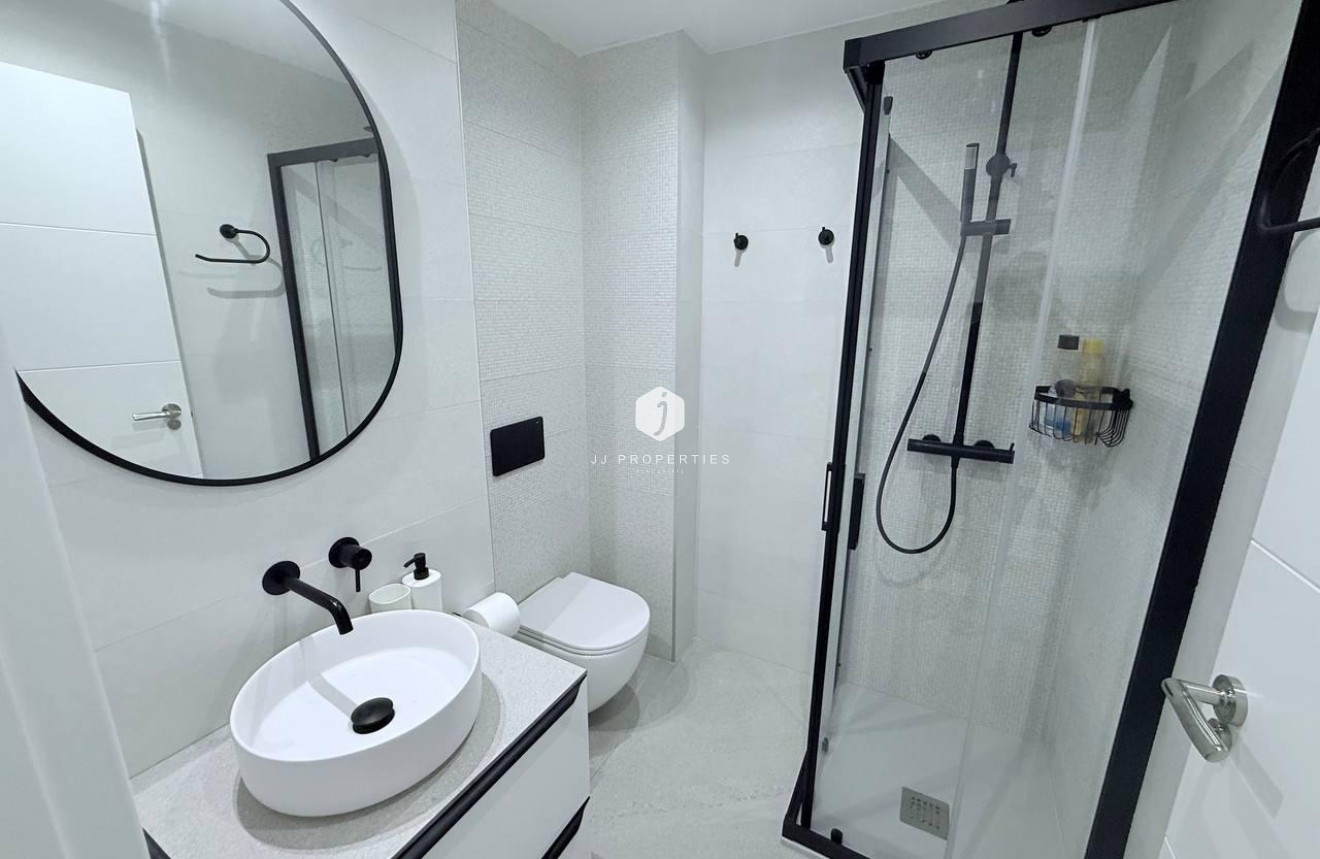 Segunda mano - Apartamento / piso -
Torrevieja - La Mata