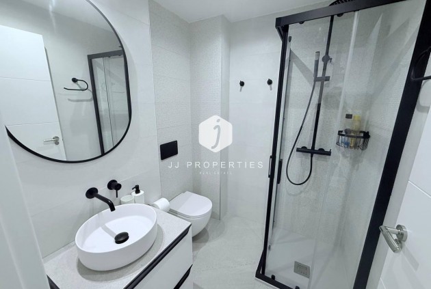 Segunda mano - Apartamento / piso -
Torrevieja - La Mata