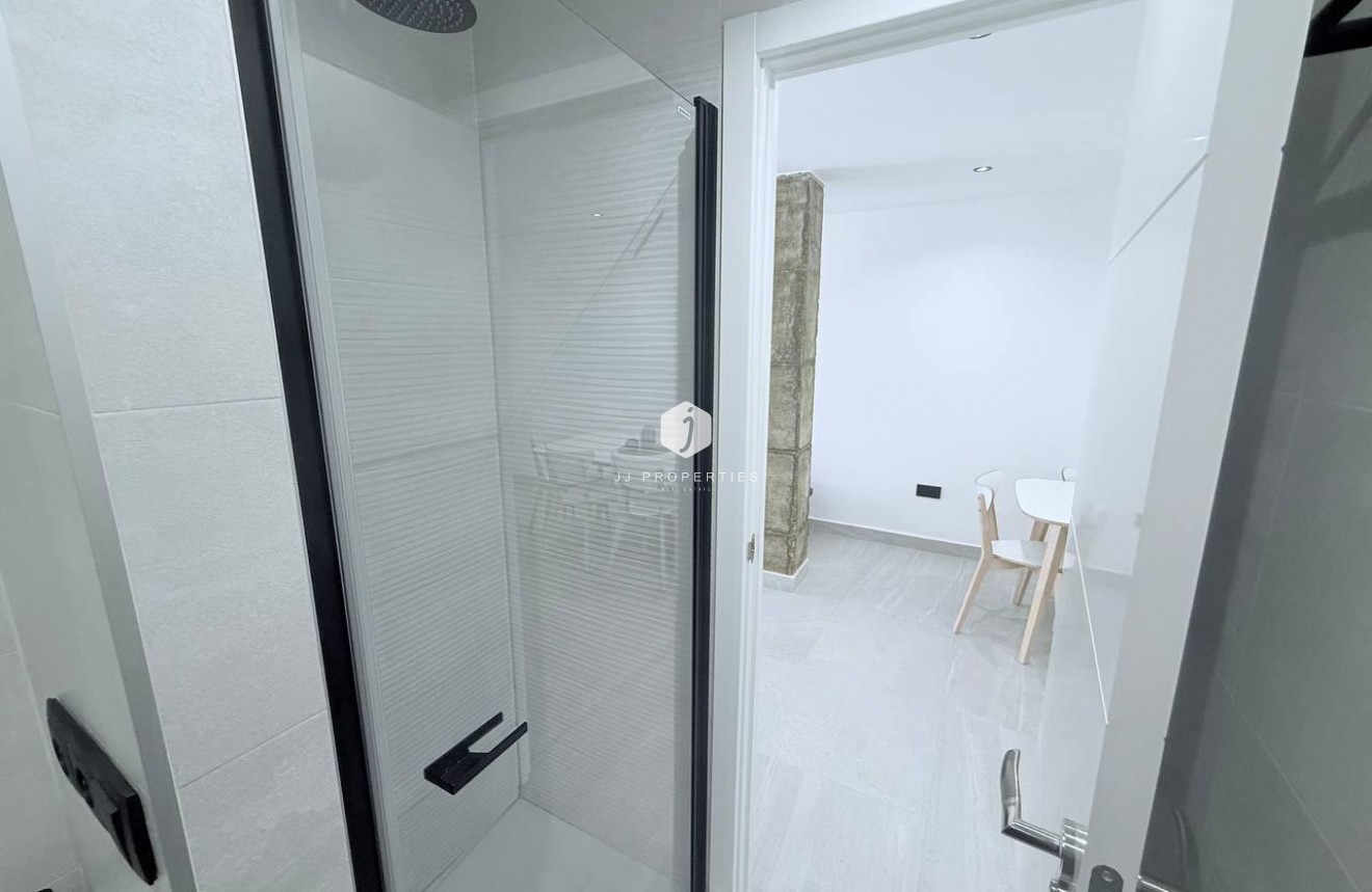 Segunda mano - Apartamento / piso -
Torrevieja - La Mata