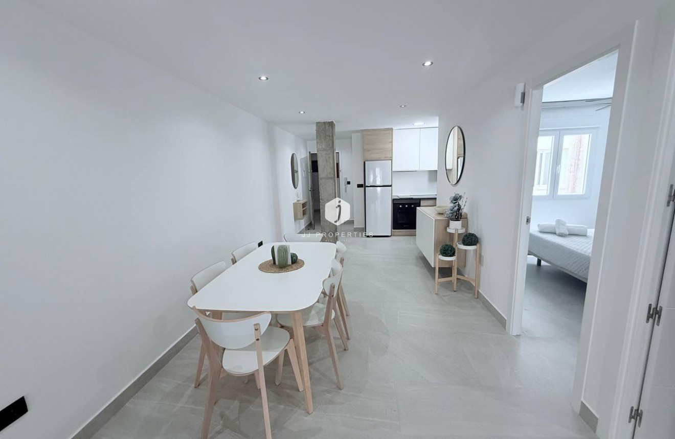 Segunda mano - Apartamento / piso -
Torrevieja - La Mata