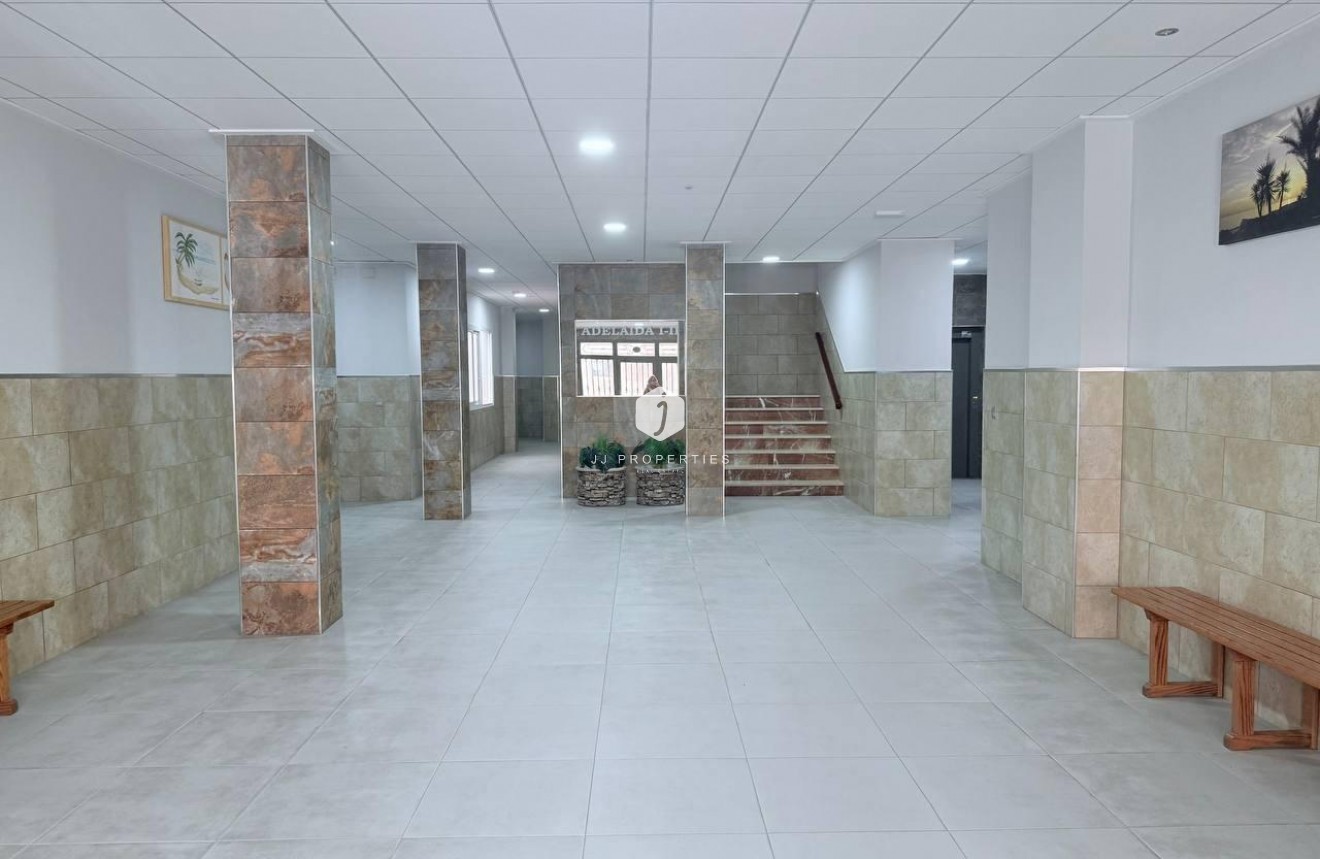 Segunda mano - Apartamento / piso -
Torrevieja - La Mata