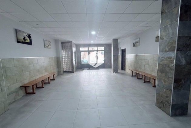 Segunda mano - Apartamento / piso -
Torrevieja - La Mata