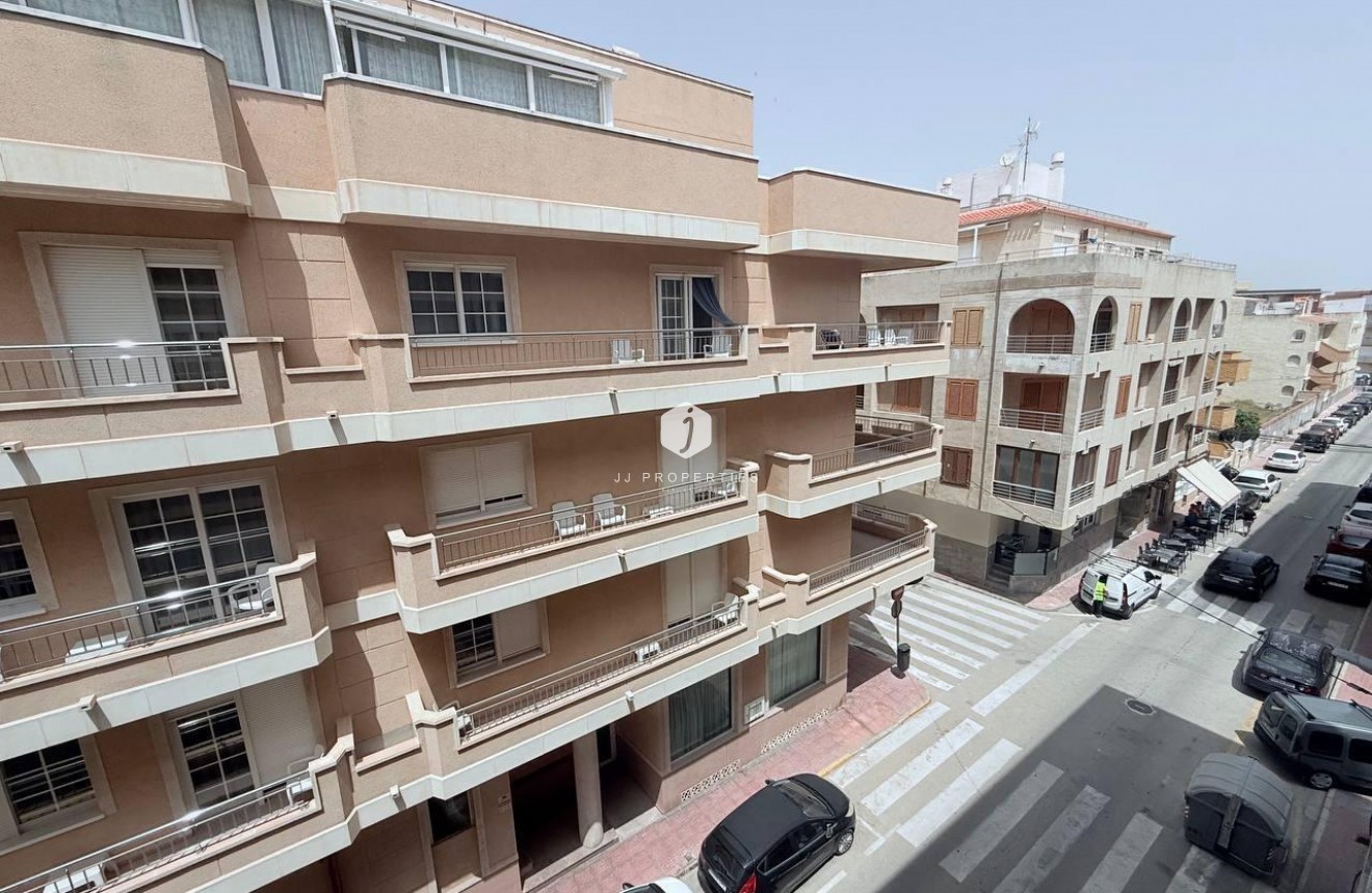 Segunda mano - Apartamento / piso -
Torrevieja - La Mata