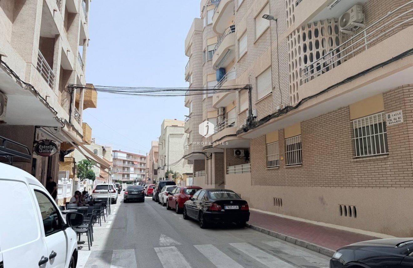 Segunda mano - Apartamento / piso -
Torrevieja - La Mata