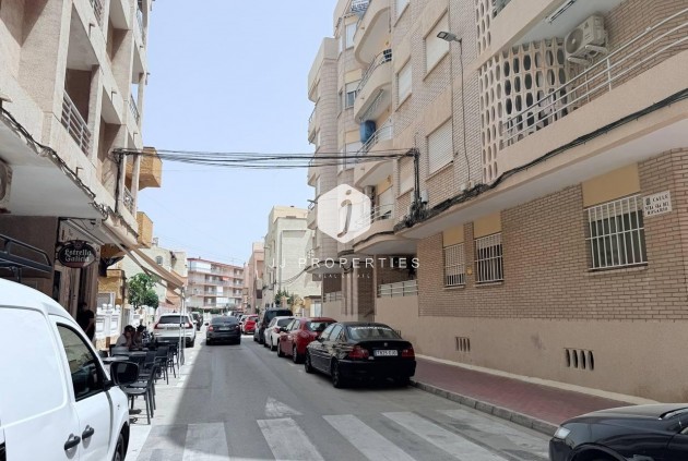 Segunda mano - Apartamento / piso -
Torrevieja - La Mata