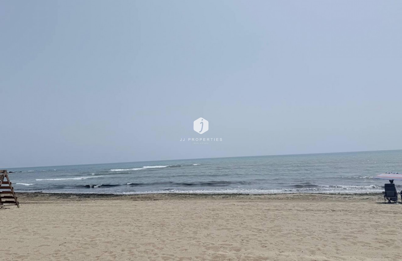 Segunda mano - Apartamento / piso -
Torrevieja - La Mata