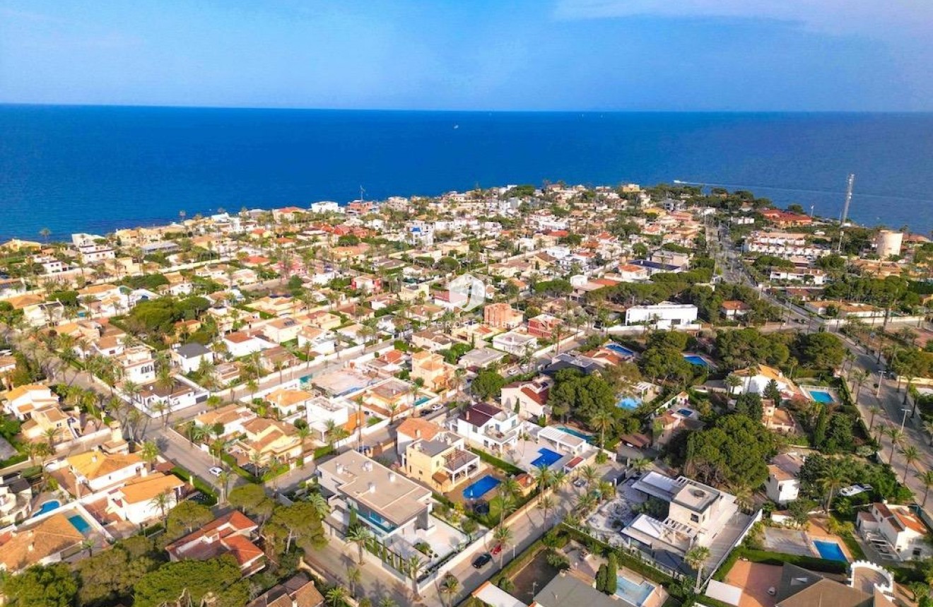 D'occasion - Villa -
Cabo Roig - Costa Blanca