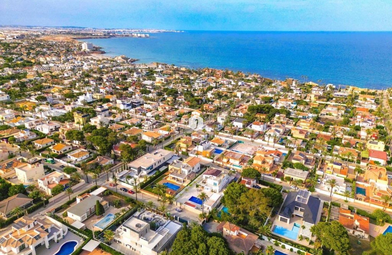 D'occasion - Villa -
Cabo Roig - Costa Blanca