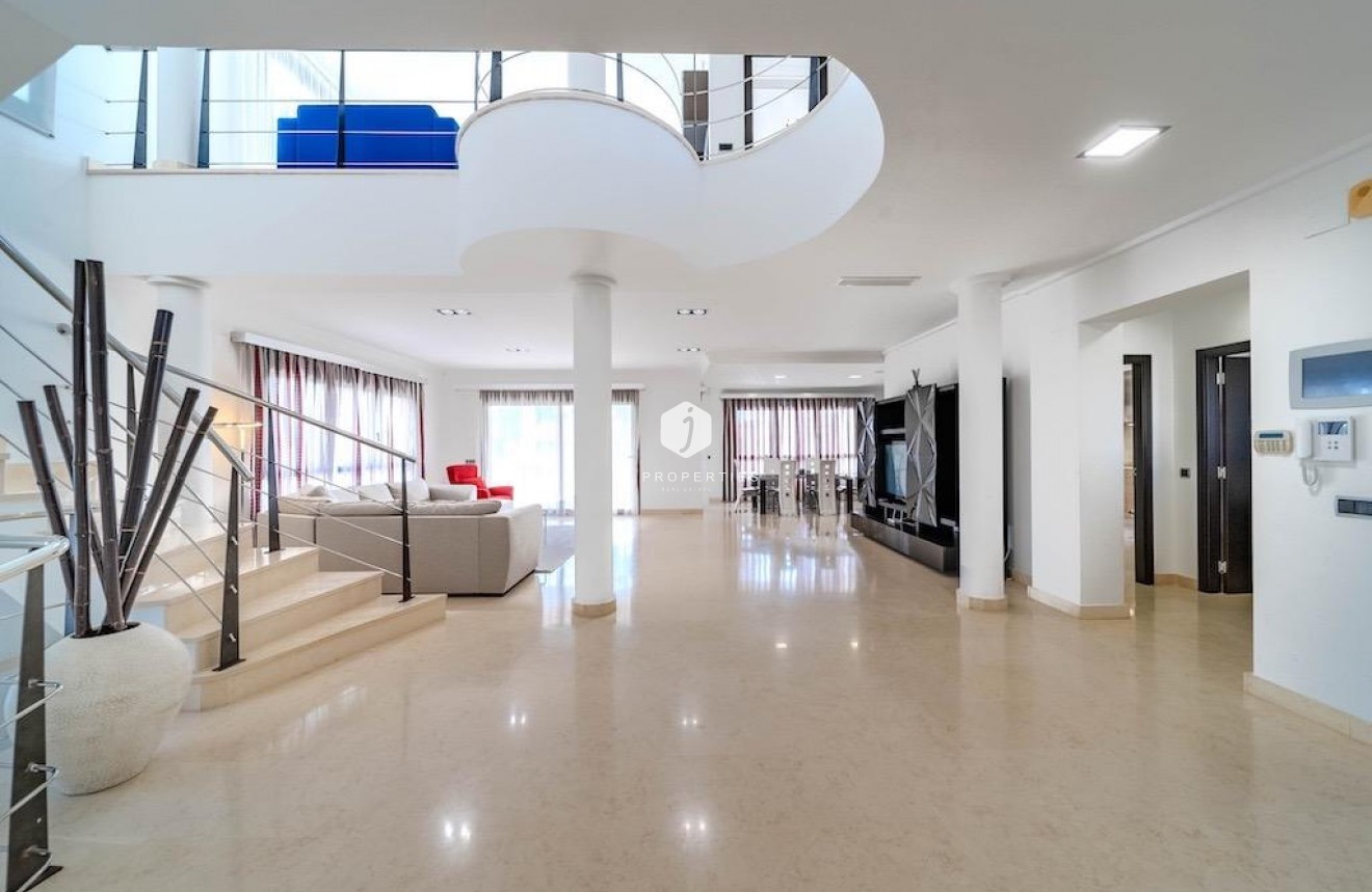 D'occasion - Villa -
Cabo Roig - Costa Blanca