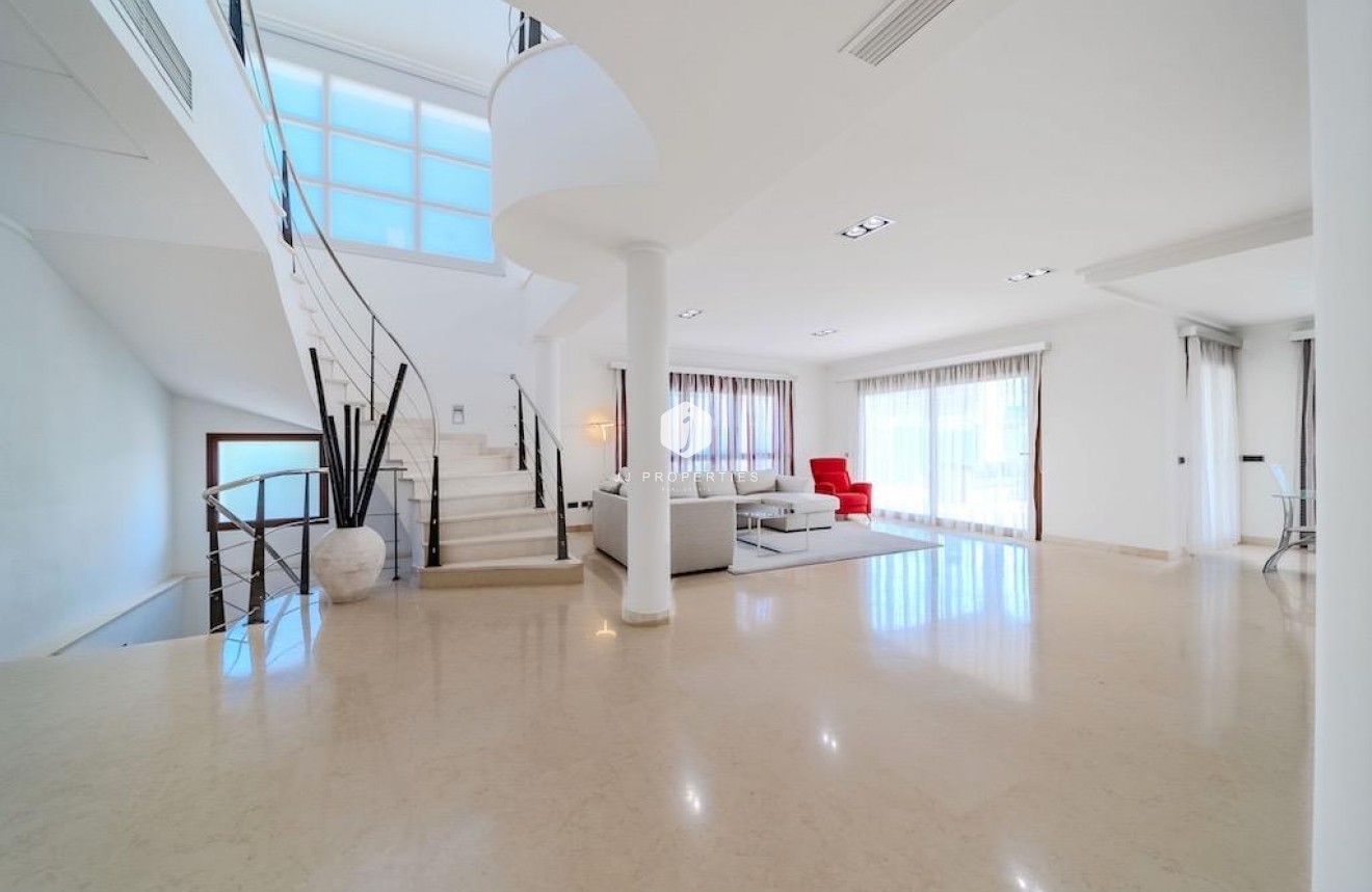 D'occasion - Villa -
Cabo Roig - Costa Blanca