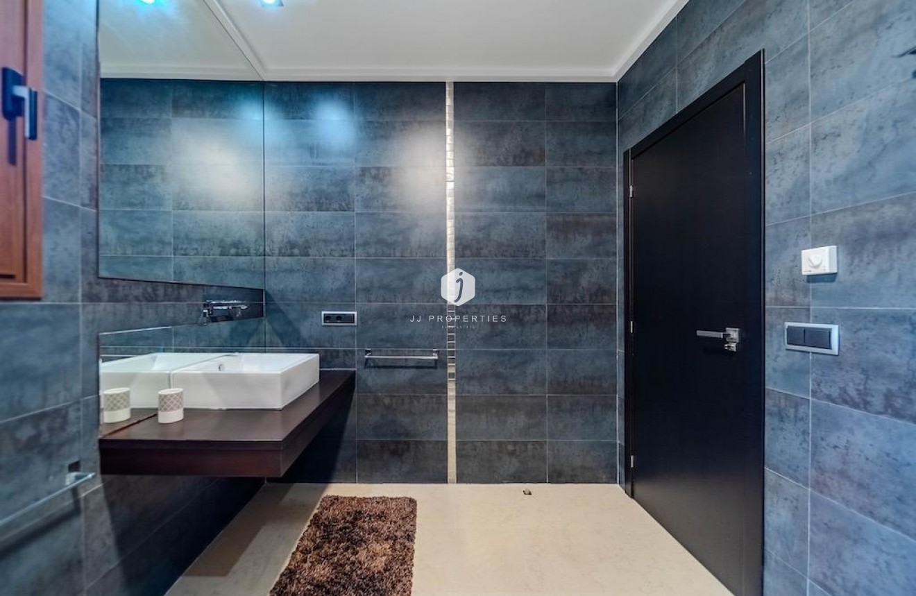 D'occasion - Villa -
Cabo Roig - Costa Blanca