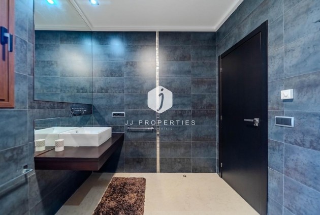 D'occasion - Villa -
Cabo Roig - Costa Blanca