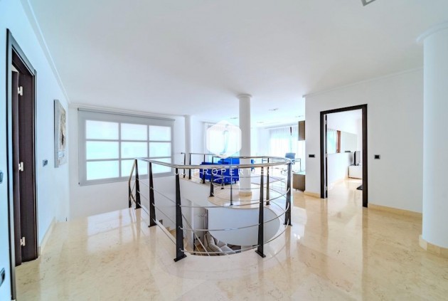 D'occasion - Villa -
Cabo Roig - Costa Blanca