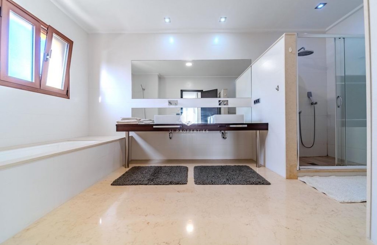 D'occasion - Villa -
Cabo Roig - Costa Blanca