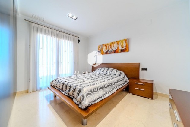 D'occasion - Villa -
Cabo Roig - Costa Blanca