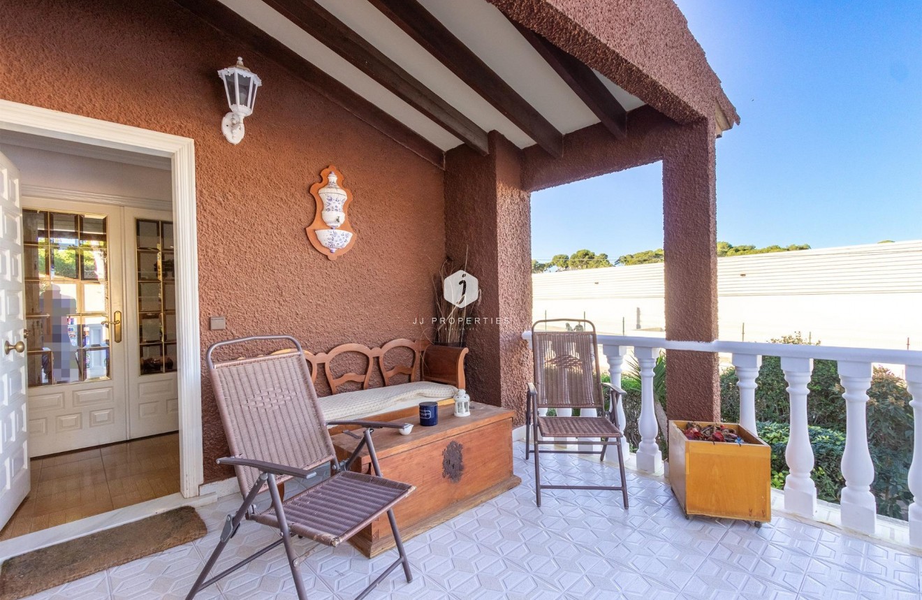 Segunda mano - Villa -
Torrevieja - Los Balcones