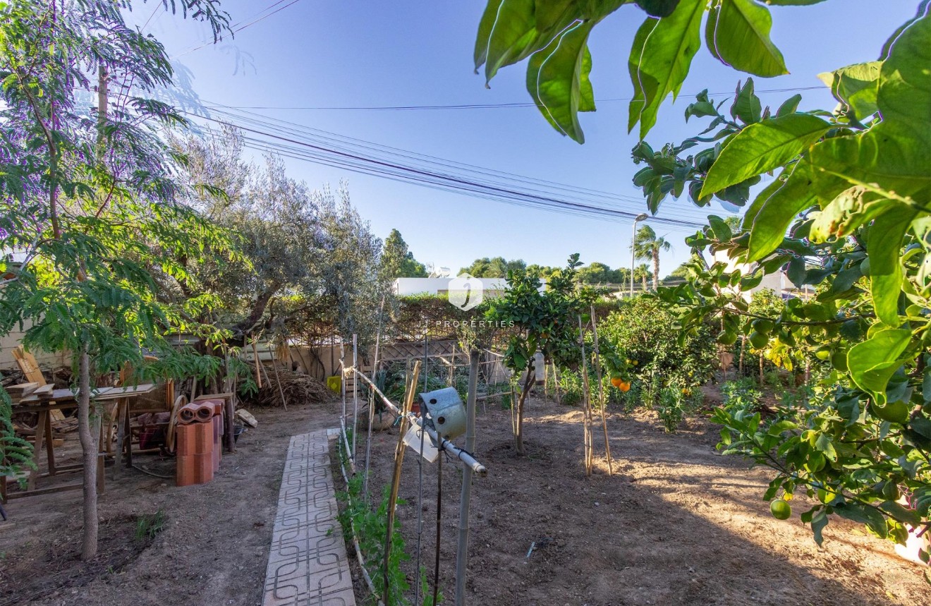 Segunda mano - Villa -
Torrevieja - Los Balcones