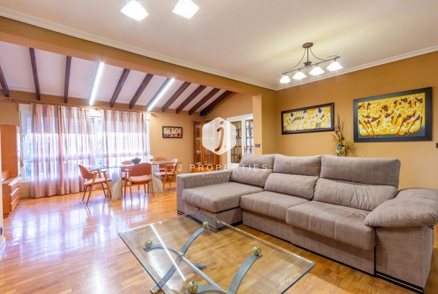 Segunda mano - Villa -
Torrevieja - Los Balcones