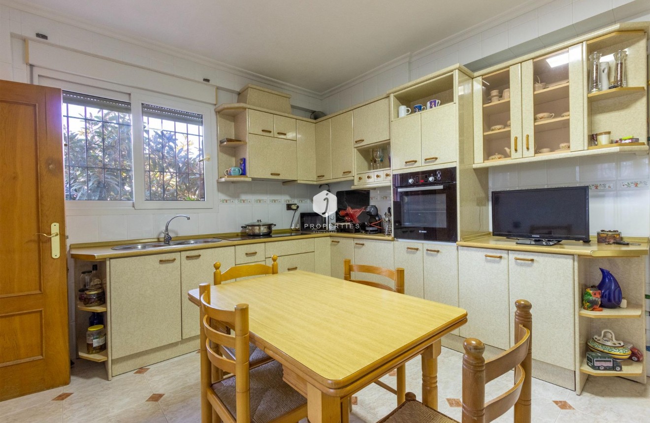 Segunda mano - Villa -
Torrevieja - Los Balcones