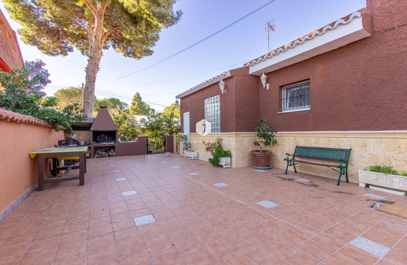 Segunda mano - Villa -
Torrevieja - Los Balcones