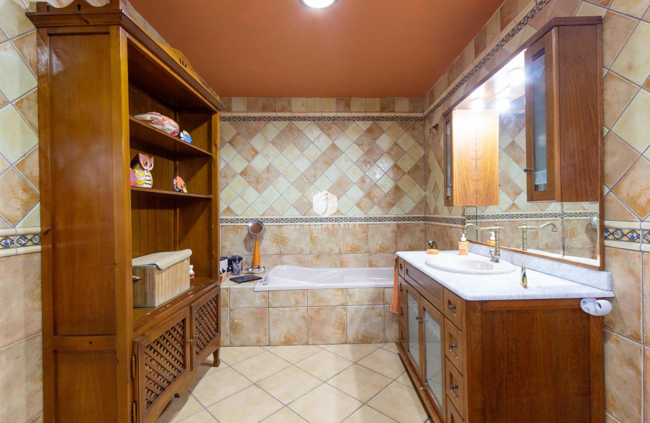 Segunda mano - Villa -
Torrevieja - Los Balcones