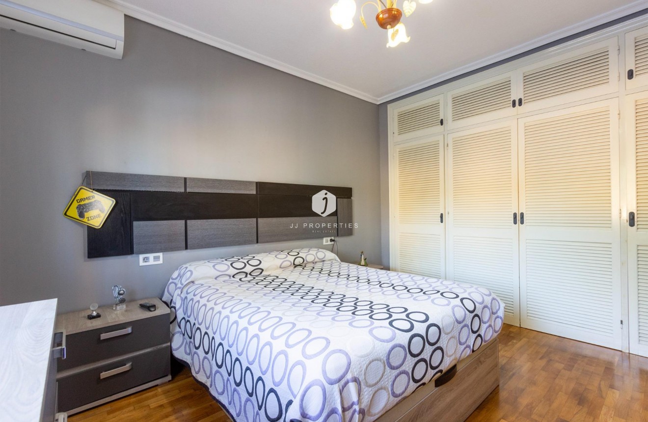 Segunda mano - Villa -
Torrevieja - Los Balcones