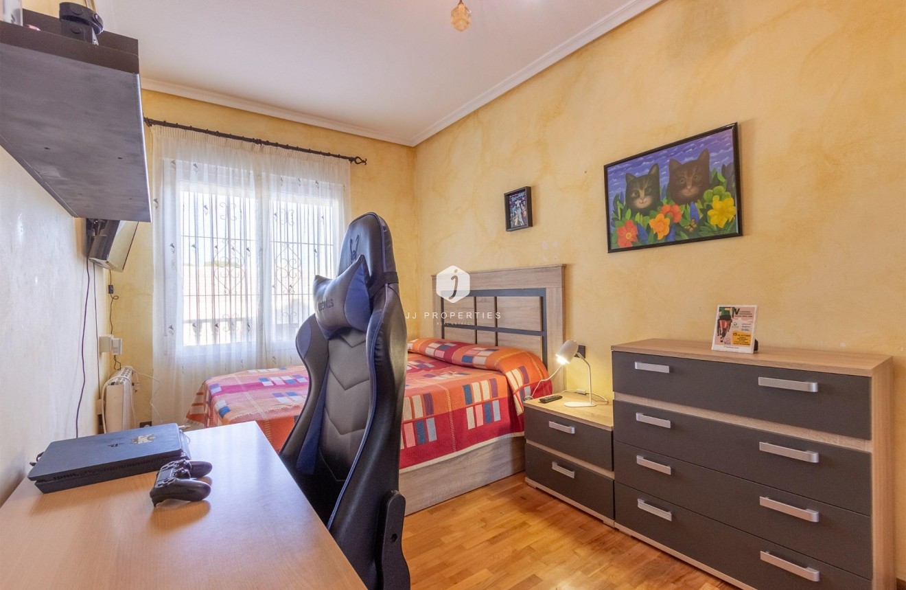 Segunda mano - Villa -
Torrevieja - Los Balcones