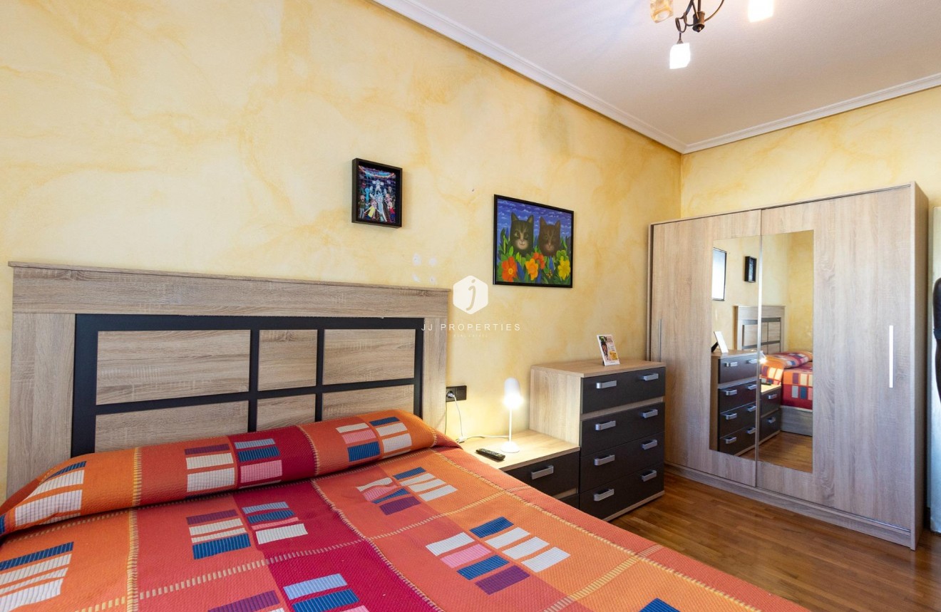 Segunda mano - Villa -
Torrevieja - Los Balcones