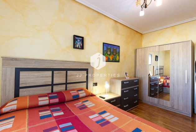 Segunda mano - Villa -
Torrevieja - Los Balcones