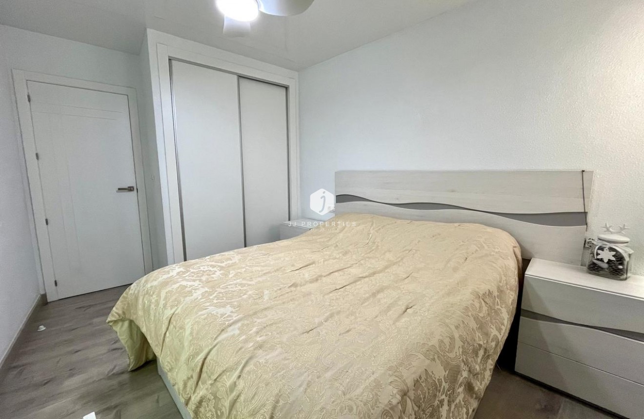 D'occasion - Appartement -
Torrevieja - Costa Blanca