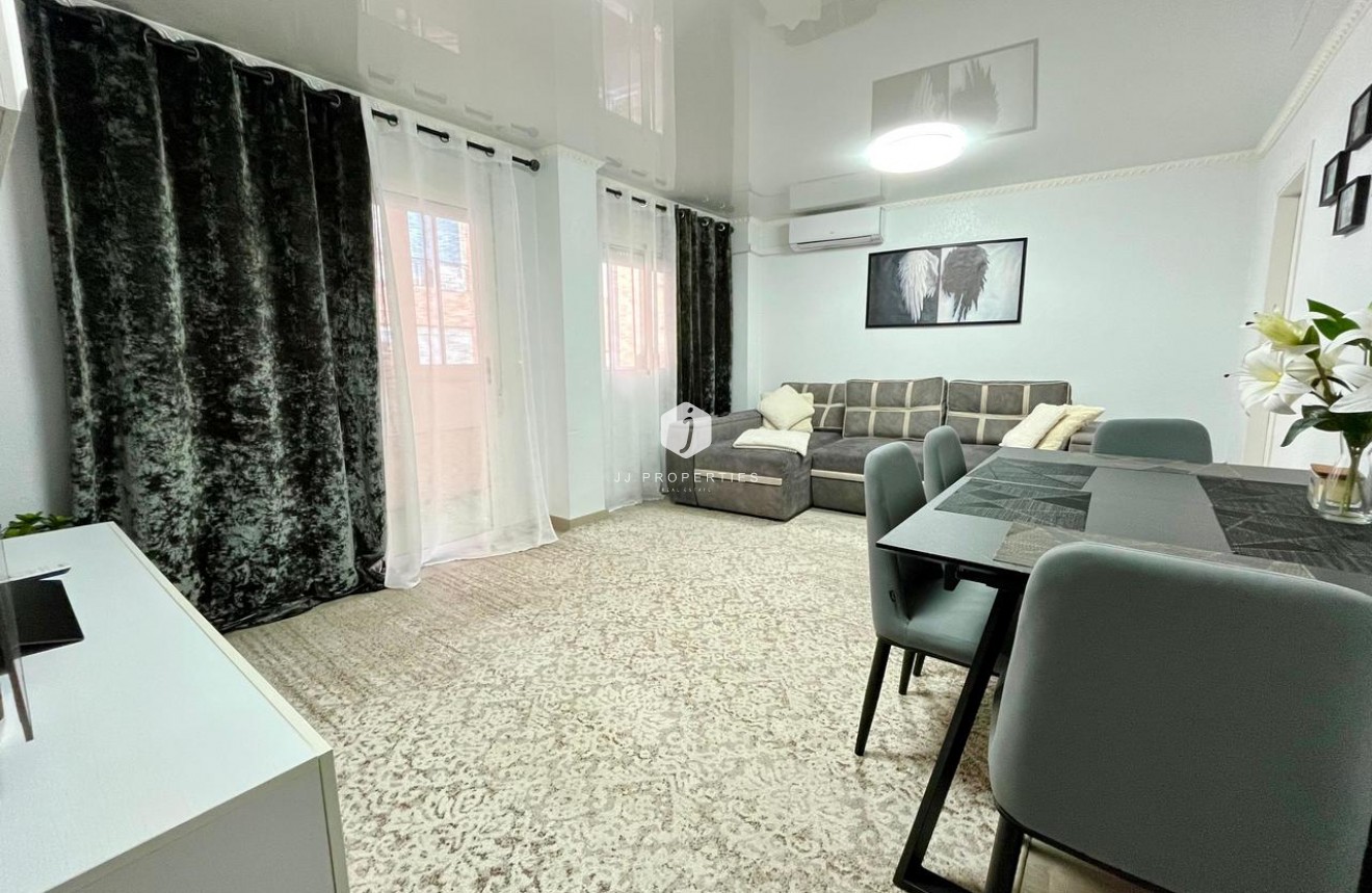 D'occasion - Appartement -
Torrevieja - Costa Blanca