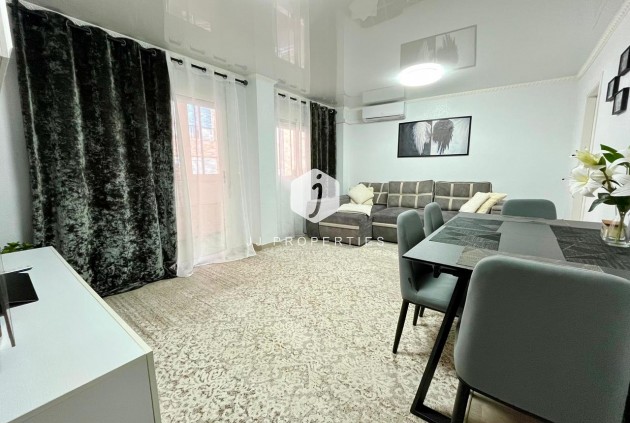 D'occasion - Appartement -
Torrevieja - Costa Blanca