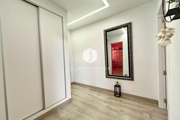 D'occasion - Appartement -
Torrevieja - Costa Blanca