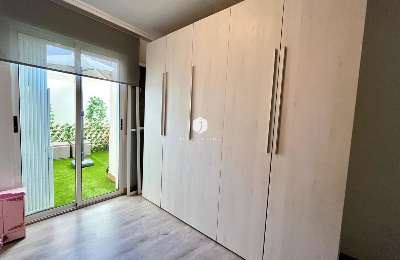 D'occasion - Appartement -
Torrevieja - Costa Blanca