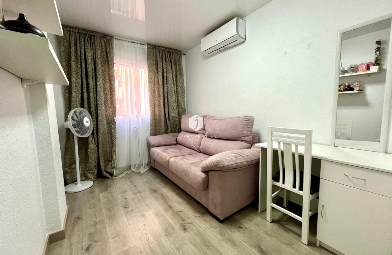 D'occasion - Appartement -
Torrevieja - Costa Blanca