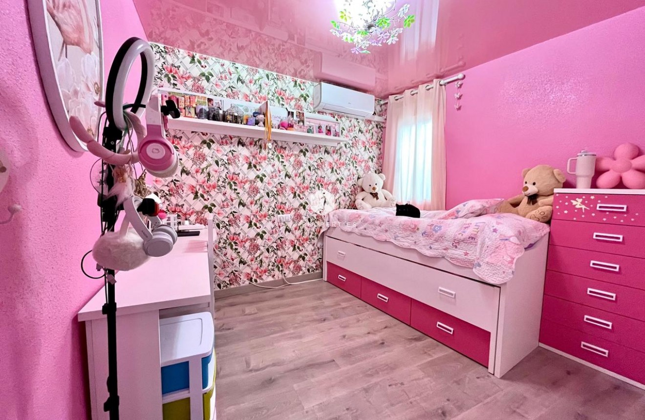 D'occasion - Appartement -
Torrevieja - Costa Blanca