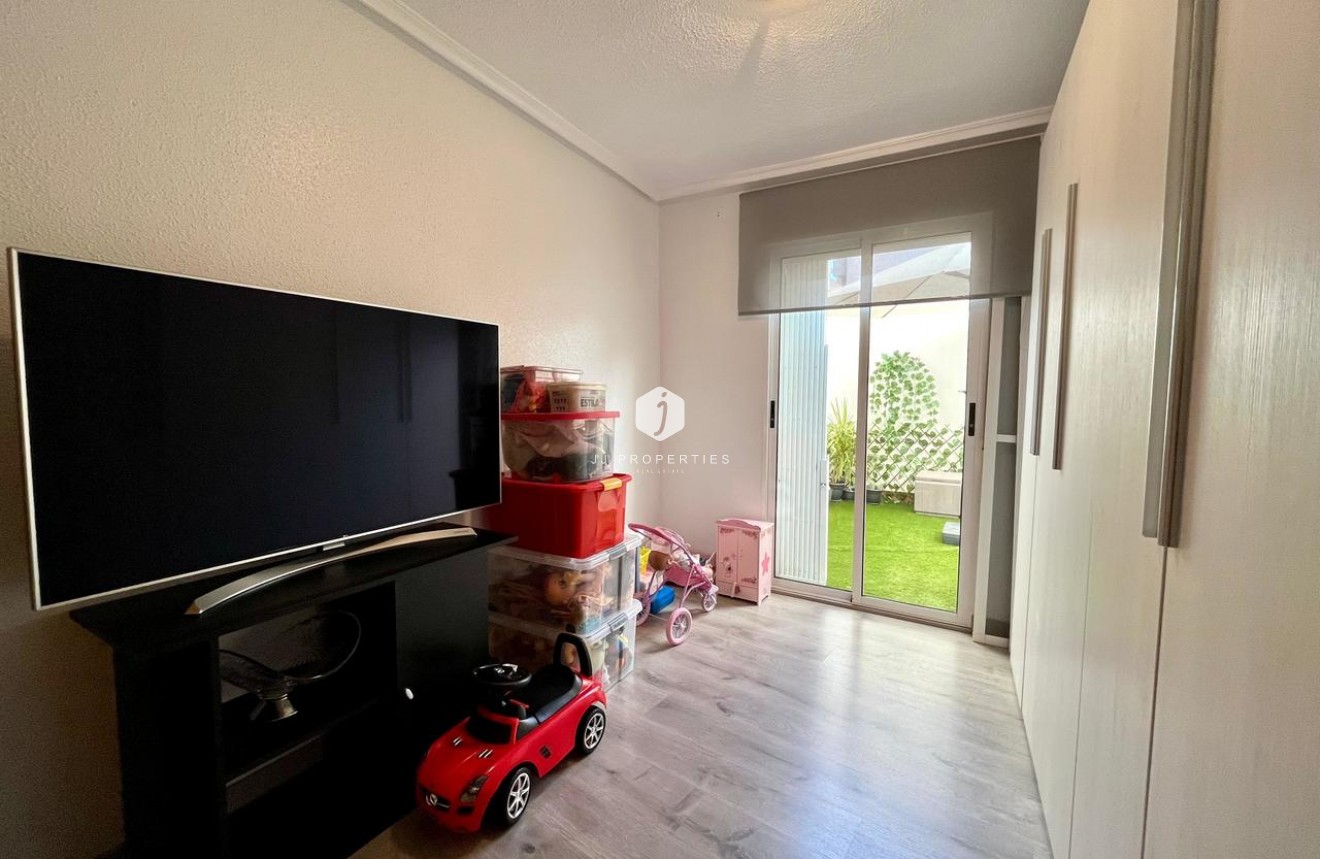 D'occasion - Appartement -
Torrevieja - Costa Blanca