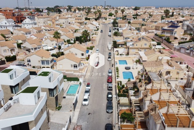 Segunda mano - Ático -
Torrevieja - La Florida