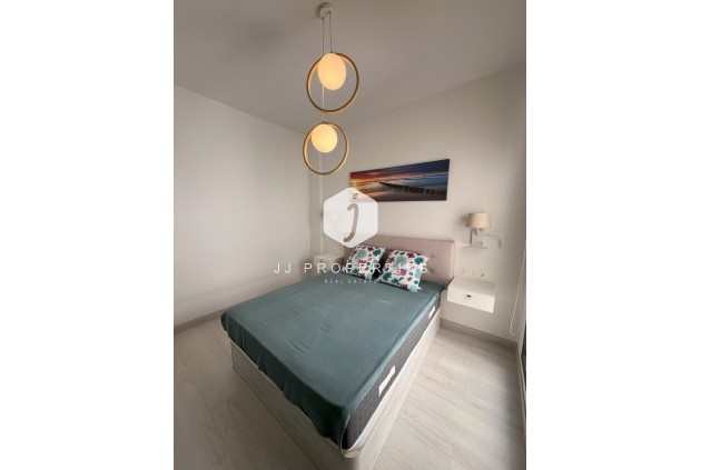 Resale - Apartment / flat -
Torrevieja - Playa del Cura
