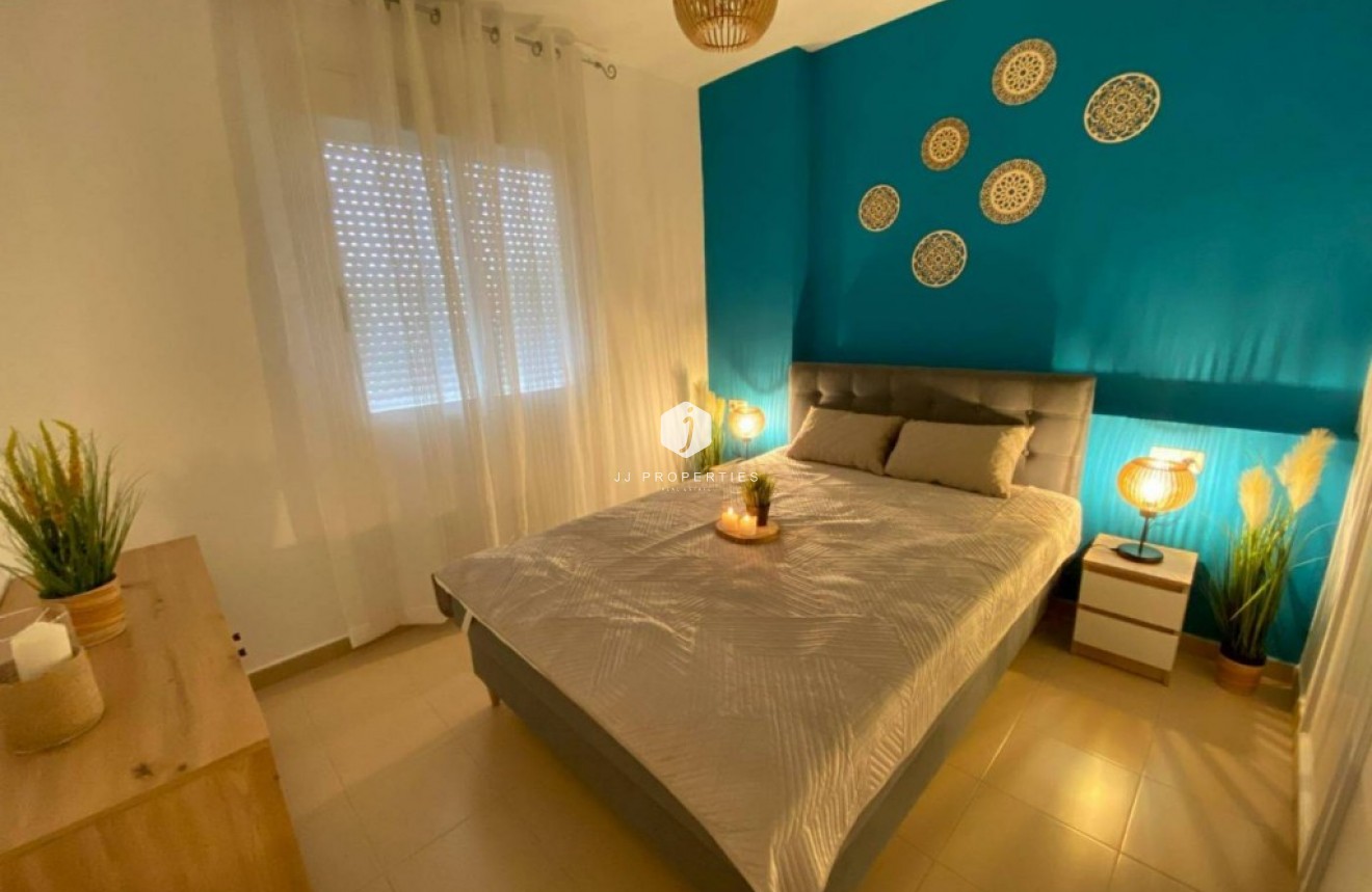 Segunda mano - Apartamento / piso -
Playa De Los Naufragos - Costa Blanca