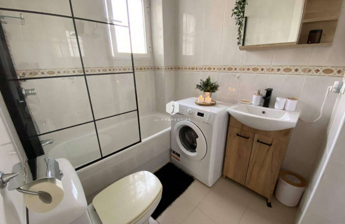 Segunda mano - Apartamento / piso -
Playa De Los Naufragos - Costa Blanca