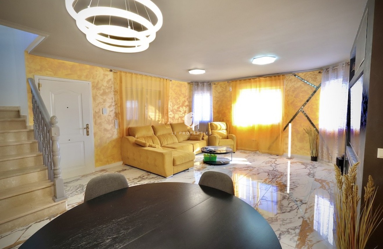 Segunda mano - Villa -
San Miguel de Salinas - Inland