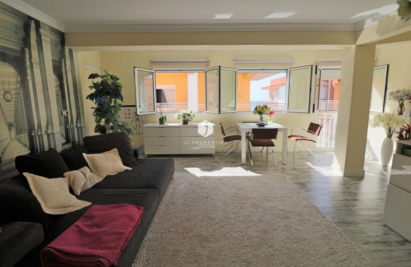 D'occasion - Attique -
Torrevieja - Costa Blanca