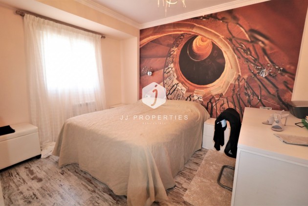 D'occasion - Attique -
Torrevieja - Costa Blanca