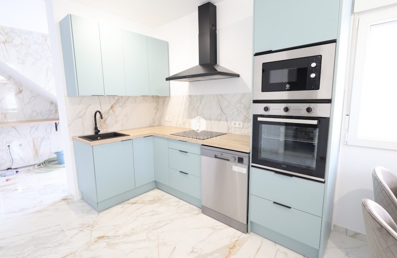 Resale - Chalet -
El Chaparral - Inland