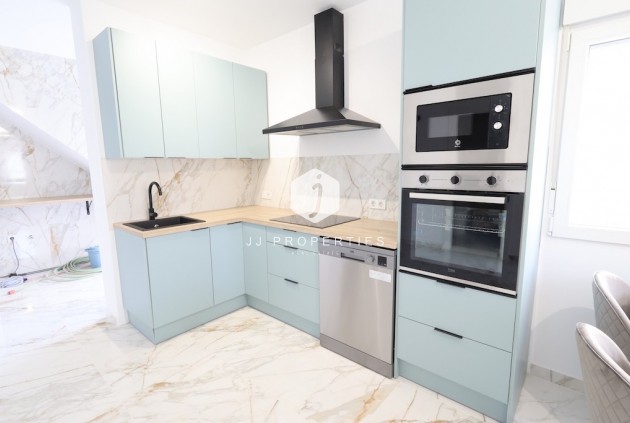 Resale - Chalet -
El Chaparral - Inland