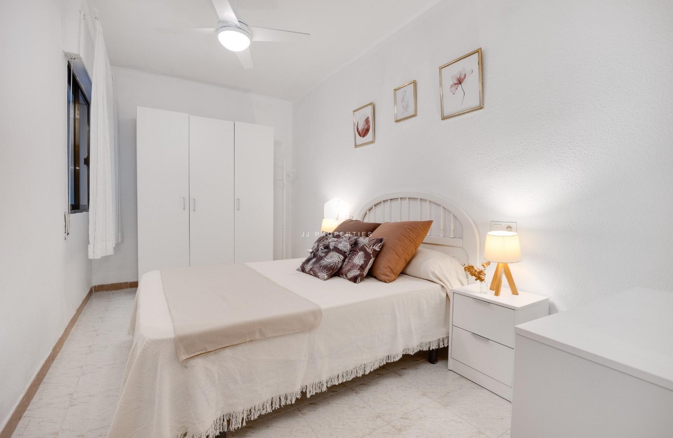 Segunda mano - Apartamento / piso -
Torrevieja - Estacion de autobuses