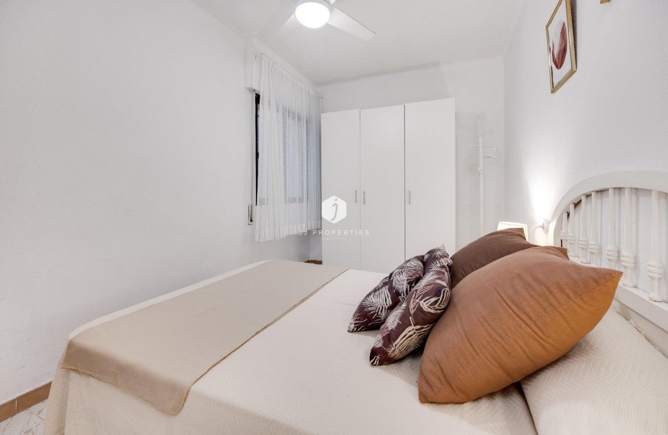 Segunda mano - Apartamento / piso -
Torrevieja - Estacion de autobuses